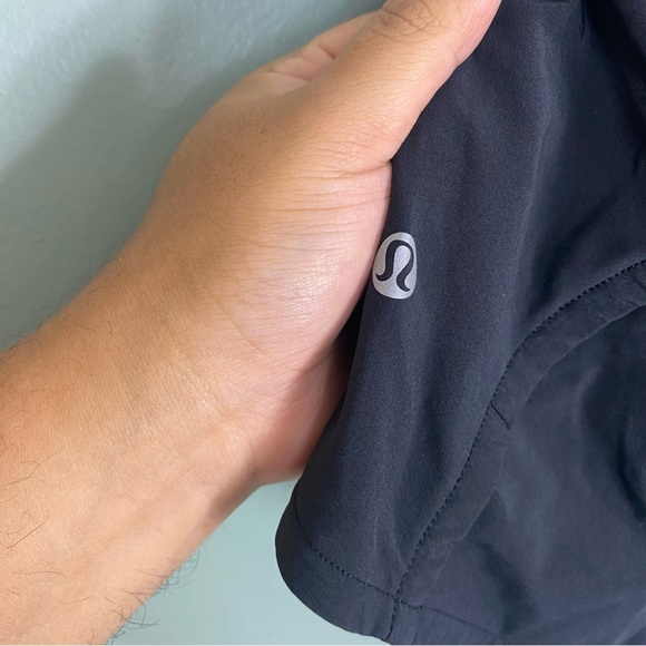 Lululemon Run Times Short Sz 4 Black 4” - Picture 3 of 4
